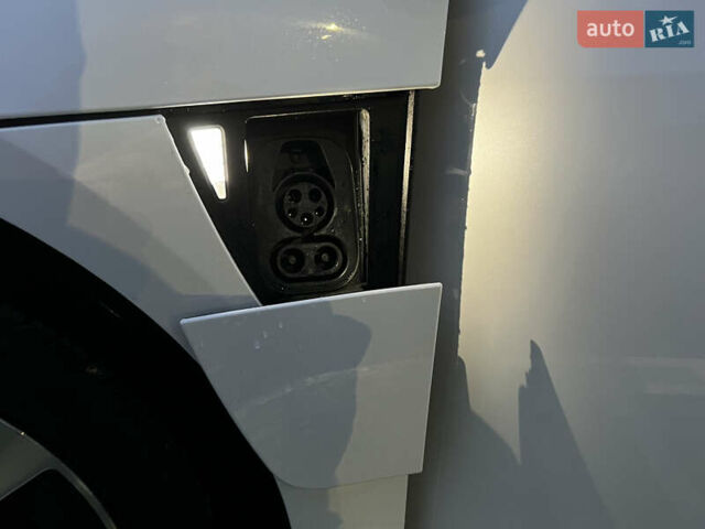 Lucid Air 2022 в Киеве на Automoto.ua Белый Lucid Air, объемом двигателя 0 л и пробегом 26 тыс. км за 57000 $, фото 26 на Automoto.ua
