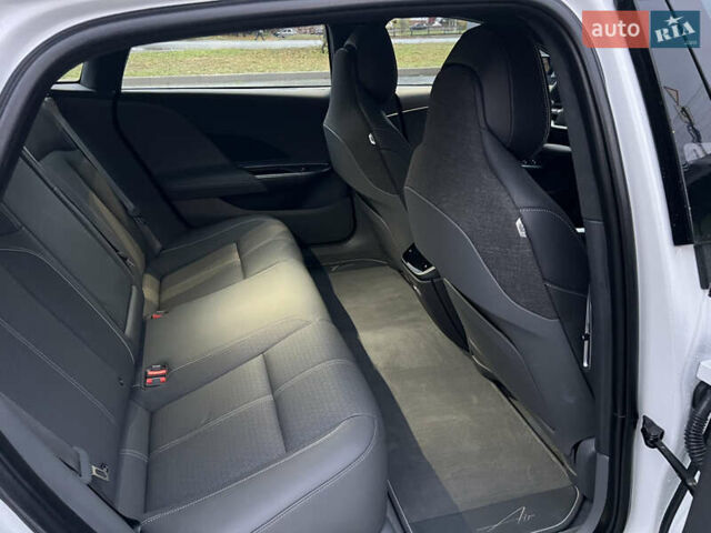 Lucid Air 2022 в Киеве на Automoto.ua Белый Lucid Air, объемом двигателя 0 л и пробегом 26 тыс. км за 57000 $, фото 24 на Automoto.ua