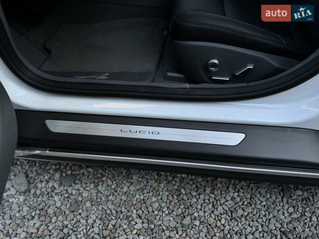 Белый Lucid Air, объемом двигателя 0 л и пробегом 8 тыс. км за 41990 $, фото 27 на Automoto.ua