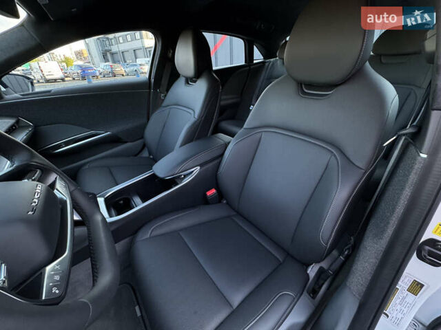 Белый Lucid Air, объемом двигателя 0 л и пробегом 8 тыс. км за 41990 $, фото 44 на Automoto.ua