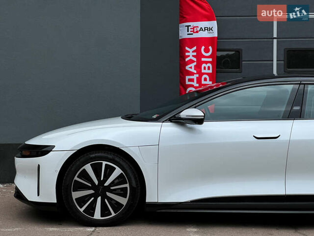 Білий Lucid Air, об'ємом двигуна 0 л та пробігом 13 тис. км за 43999 $, фото 4 на Automoto.ua
