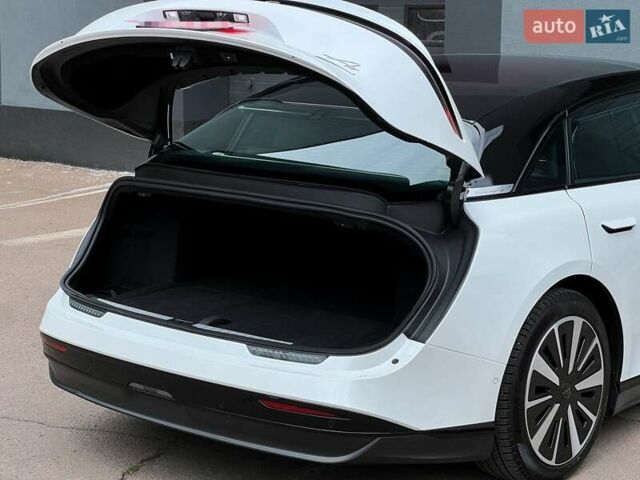 Білий Lucid Air, об'ємом двигуна 0 л та пробігом 13 тис. км за 43999 $, фото 42 на Automoto.ua