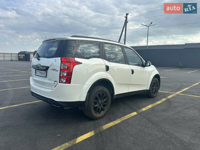 Белый Mahindra XUV 500, объемом двигателя 2.18 л и пробегом 180 тыс. км за 9300 $, фото 6 на Automoto.ua