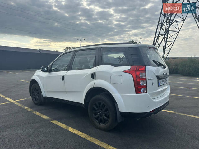 Белый Mahindra XUV 500, объемом двигателя 2.18 л и пробегом 180 тыс. км за 9300 $, фото 4 на Automoto.ua