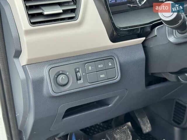 Белый Maxus e-Deliver 3, объемом двигателя 0 л и пробегом 23 тыс. км за 19400 $, фото 15 на Automoto.ua