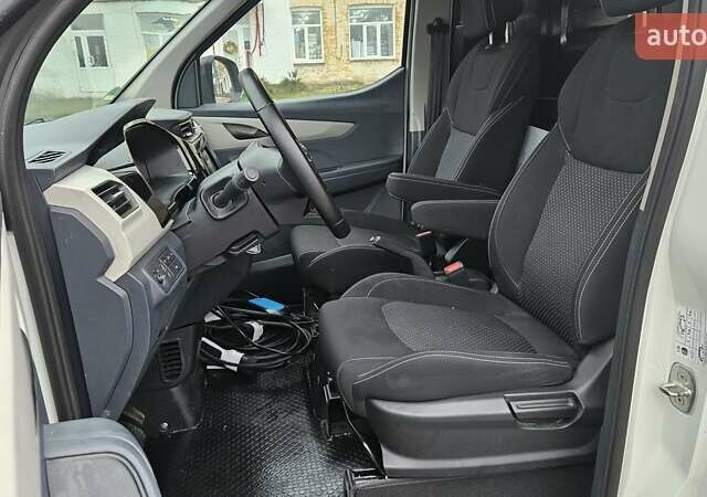 Білий Maxus e-Deliver 3, об'ємом двигуна 0 л та пробігом 27 тис. км за 16300 $, фото 9 на Automoto.ua