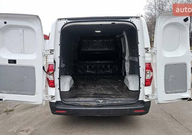 Білий Maxus e-Deliver 3, об'ємом двигуна 0 л та пробігом 27 тис. км за 16300 $, фото 24 на Automoto.ua