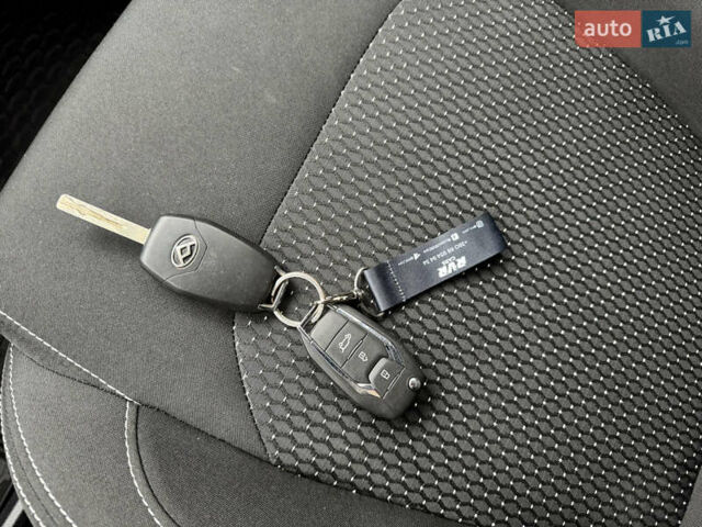 Белый Maxus e-Deliver 3, объемом двигателя 0 л и пробегом 106 тыс. км за 10500 $, фото 10 на Automoto.ua