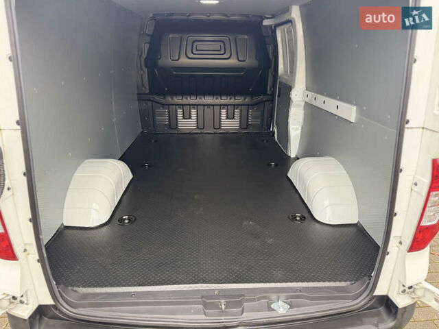 Белый Maxus e-Deliver 3, объемом двигателя 0 л и пробегом 1 тыс. км за 21572 $, фото 11 на Automoto.ua