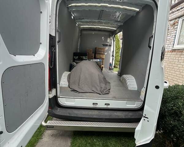 Белый Maxus e-Deliver 9, объемом двигателя 0 л и пробегом 64 тыс. км за 29500 $, фото 4 на Automoto.ua