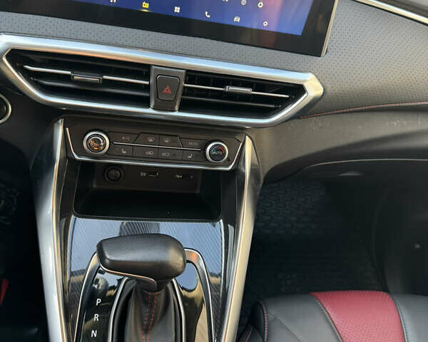 Серый Maxus Euniq 5, объемом двигателя 0 л и пробегом 103 тыс. км за 16800 $, фото 19 на Automoto.ua