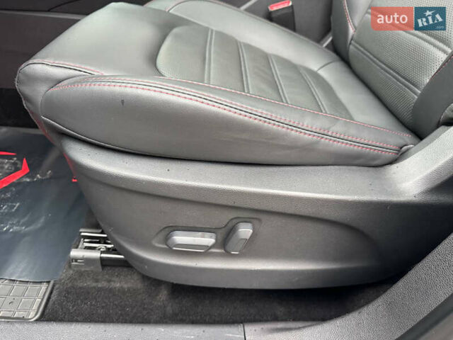 Белый Maxus Euniq 6, объемом двигателя 0 л и пробегом 113 тыс. км за 18000 $, фото 12 на Automoto.ua