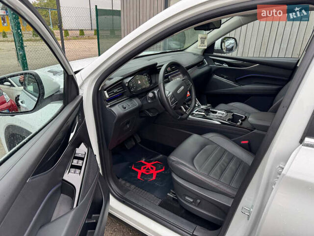 Белый Maxus Euniq 6, объемом двигателя 0 л и пробегом 113 тыс. км за 18000 $, фото 8 на Automoto.ua