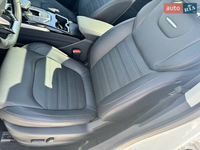Белый Maxus Euniq 6, объемом двигателя 0 л и пробегом 14 тыс. км за 23500 $, фото 10 на Automoto.ua