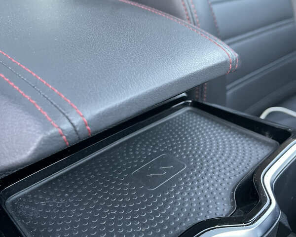Черный Maxus Euniq 6, объемом двигателя 0 л и пробегом 30 тыс. км за 25500 $, фото 27 на Automoto.ua