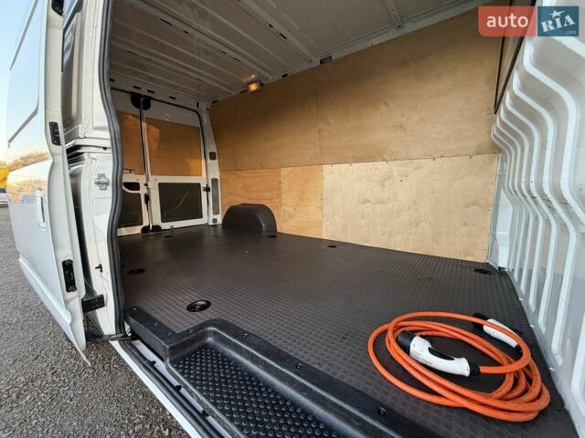 Білий Maxus EV80, об'ємом двигуна 0 л та пробігом 52 тис. км за 15500 $, фото 17 на Automoto.ua