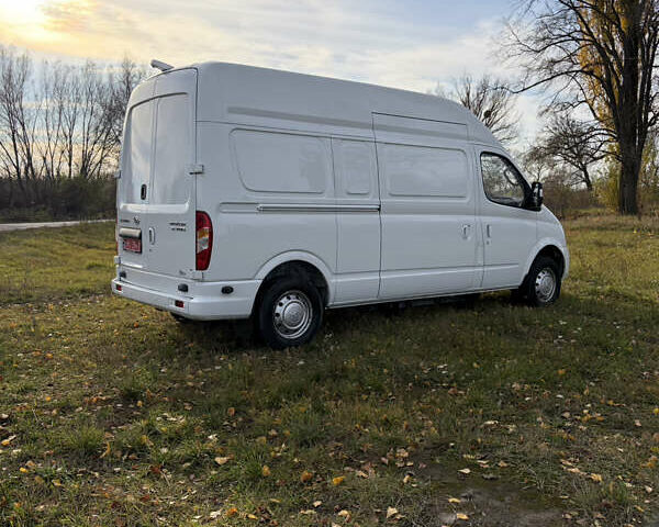 Белый Maxus EV80, объемом двигателя 0 л и пробегом 27 тыс. км за 16995 $, фото 6 на Automoto.ua