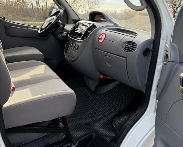 Белый Maxus EV80, объемом двигателя 0 л и пробегом 27 тыс. км за 16995 $, фото 17 на Automoto.ua