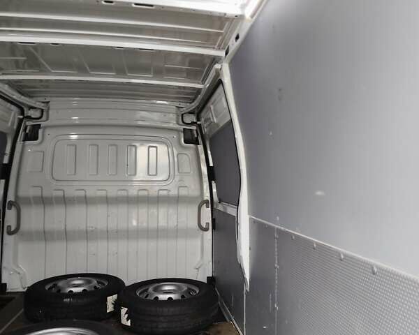 Белый Maxus EV80, объемом двигателя 0 л и пробегом 99 тыс. км за 18999 $, фото 61 на Automoto.ua