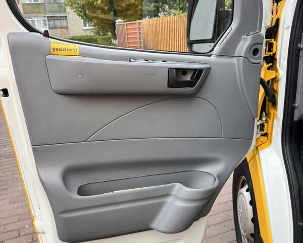 Желтый Maxus EV80, объемом двигателя 0 л и пробегом 26 тыс. км за 17997 $, фото 12 на Automoto.ua