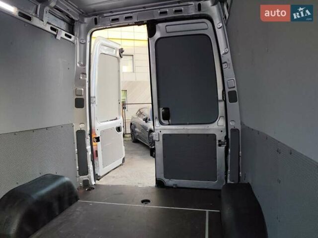 Сірий Maxus EV80, об'ємом двигуна 0 л та пробігом 49 тис. км за 19999 $, фото 29 на Automoto.ua