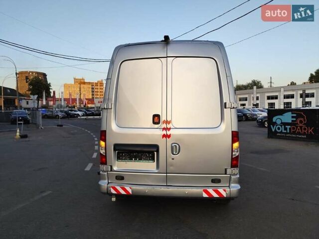 Сірий Maxus EV80, об'ємом двигуна 0 л та пробігом 49 тис. км за 19999 $, фото 3 на Automoto.ua