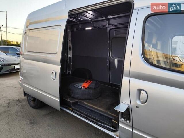 Сірий Maxus EV80, об'ємом двигуна 0 л та пробігом 49 тис. км за 19999 $, фото 19 на Automoto.ua