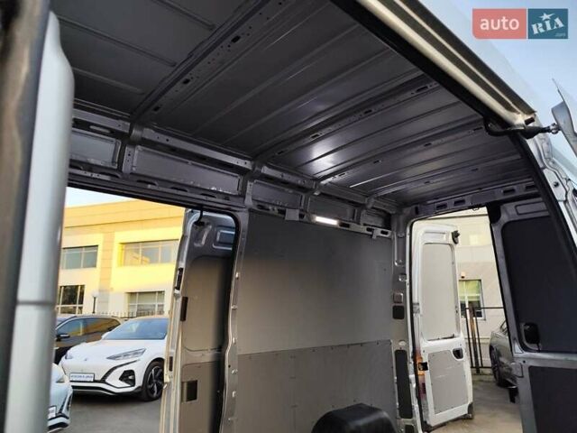 Сірий Maxus EV80, об'ємом двигуна 0 л та пробігом 49 тис. км за 19999 $, фото 36 на Automoto.ua