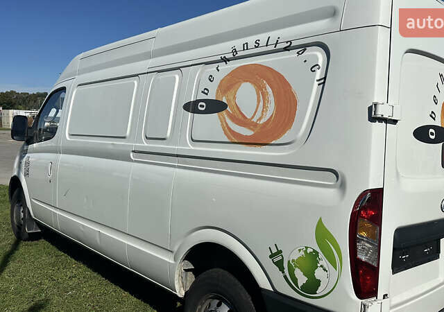 Білий Maxus EV90, об'ємом двигуна 0 л та пробігом 67 тис. км за 9500 $, фото 4 на Automoto.ua
