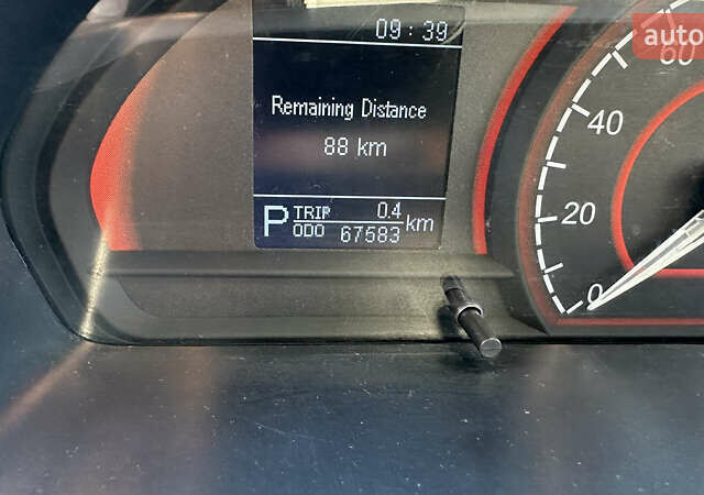 Білий Maxus EV90, об'ємом двигуна 0 л та пробігом 67 тис. км за 9500 $, фото 8 на Automoto.ua