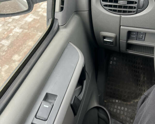 Maxus V80 2017 в Луцке на Automoto.ua Белый Maxus V80, объемом двигателя 0 л и пробегом 62 тыс. км за 11400 $, фото 5 на Automoto.ua