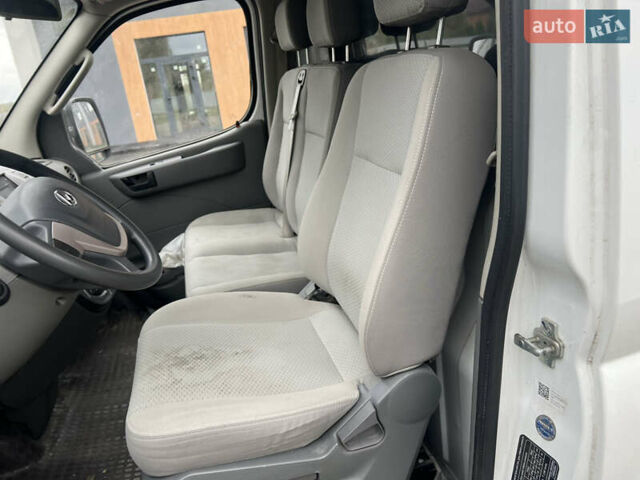 Maxus V80 2017 в Луцке на Automoto.ua Белый Maxus V80, объемом двигателя 0 л и пробегом 62 тыс. км за 11400 $, фото 4 на Automoto.ua
