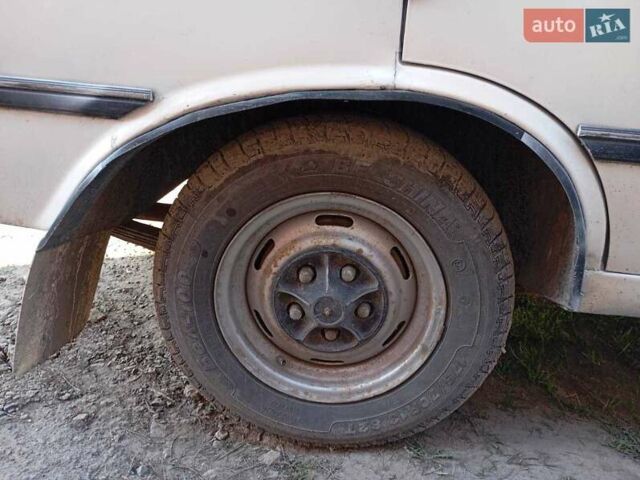 Москвич/АЗЛК 2140 1986 в Мерефа на Automoto.ua Белый Москвич/АЗЛК 2140, объемом двигателя 1.5 л и пробегом 140 тыс. км за 479 $, фото 5 на Automoto.ua