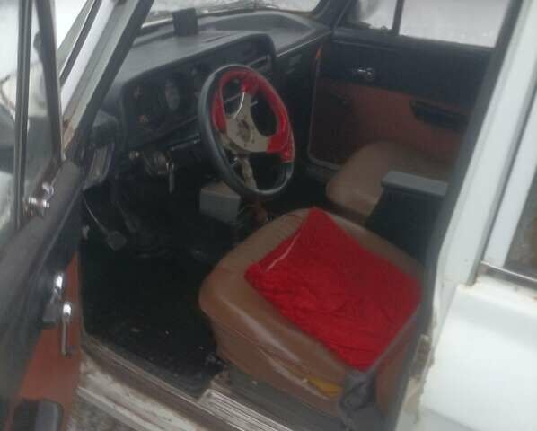 Москвич/АЗЛК 2140 1974 в Лозовой на Automoto.ua Белый Москвич/АЗЛК 2140, объемом двигателя 0 л и пробегом 1000 тыс. км за 329 $, фото 1 на Automoto.ua