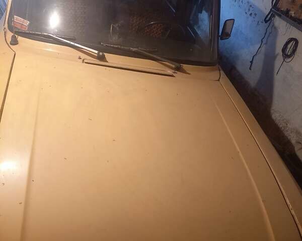 Бежевый Москвич/АЗЛК 2140, объемом двигателя 1.5 л и пробегом 115 тыс. км за 800 $, фото 4 на Automoto.ua