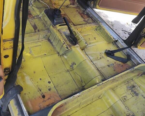 Жовтий Москвич/АЗЛК 2140, об'ємом двигуна 1.48 л та пробігом 93 тис. км за 604 $, фото 8 на Automoto.ua