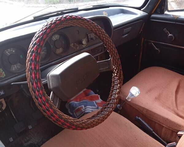 Желтый Москвич/АЗЛК 2140, объемом двигателя 1.5 л и пробегом 38 тыс. км за 478 $, фото 3 на Automoto.ua