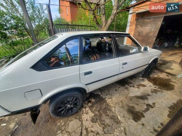 Белый Москвич/АЗЛК 2141, объемом двигателя 1.57 л и пробегом 175 тыс. км за 1500 $, фото 4 на Automoto.ua