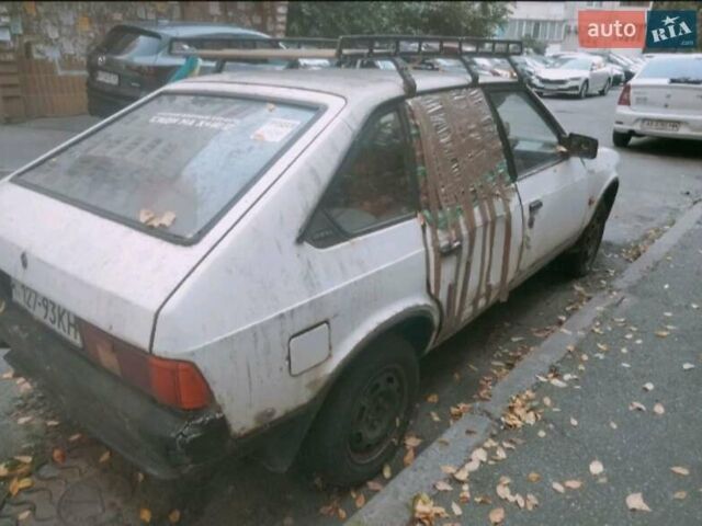Белый Москвич/АЗЛК 2141, объемом двигателя 1.5 л и пробегом 85 тыс. км за 150 $, фото 4 на Automoto.ua