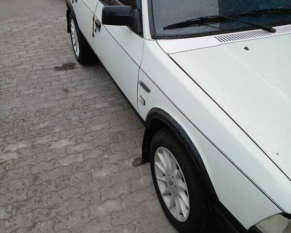 Белый Москвич/АЗЛК 2141, объемом двигателя 1.7 л и пробегом 137 тыс. км за 911 $, фото 2 на Automoto.ua