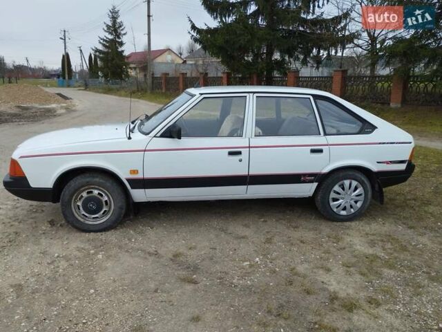 Белый Москвич/АЗЛК 2141, объемом двигателя 1.48 л и пробегом 173 тыс. км за 970 $, фото 2 на Automoto.ua