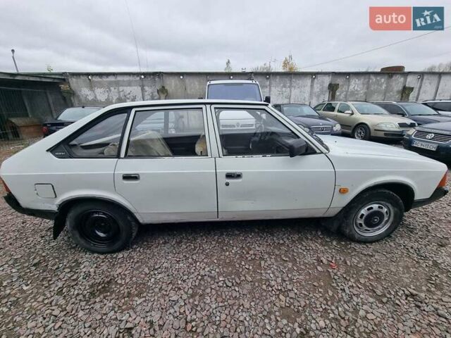 Белый Москвич/АЗЛК 2141, объемом двигателя 1.48 л и пробегом 73 тыс. км за 520 $, фото 11 на Automoto.ua