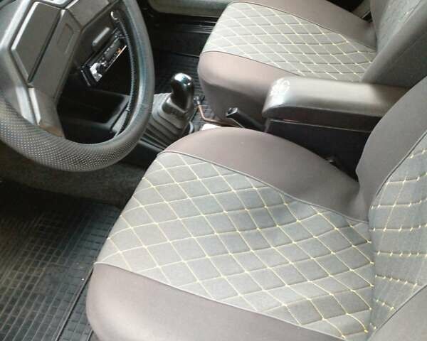 Белый Москвич/АЗЛК 2141, объемом двигателя 1.7 л и пробегом 137 тыс. км за 911 $, фото 10 на Automoto.ua