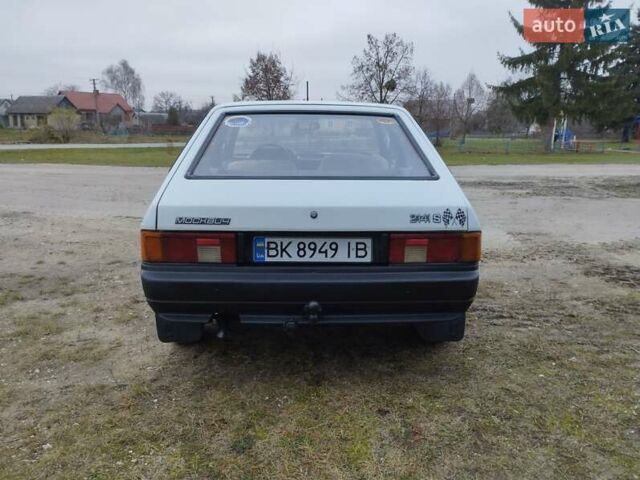 Белый Москвич/АЗЛК 2141, объемом двигателя 1.48 л и пробегом 173 тыс. км за 970 $, фото 4 на Automoto.ua