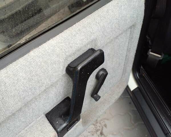 Белый Москвич/АЗЛК 2141, объемом двигателя 1.7 л и пробегом 137 тыс. км за 911 $, фото 8 на Automoto.ua