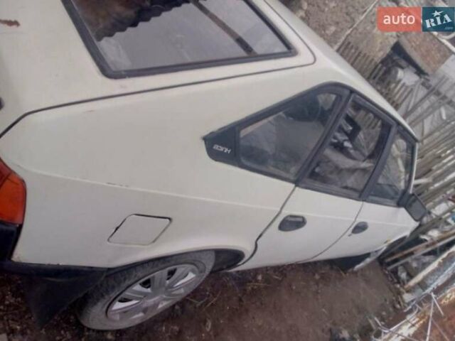 Білий Москвич/АЗЛК 2141, об'ємом двигуна 1.5 л та пробігом 143 тис. км за 200 $, фото 1 на Automoto.ua