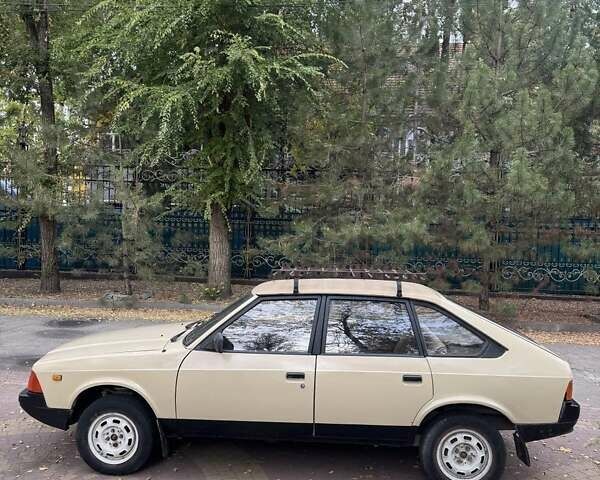 Бежевый Москвич/АЗЛК 2141, объемом двигателя 1.5 л и пробегом 192 тыс. км за 799 $, фото 7 на Automoto.ua