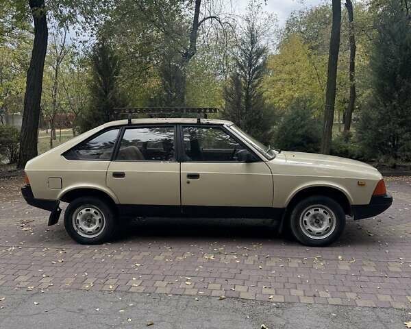 Бежевый Москвич/АЗЛК 2141, объемом двигателя 1.5 л и пробегом 192 тыс. км за 799 $, фото 6 на Automoto.ua