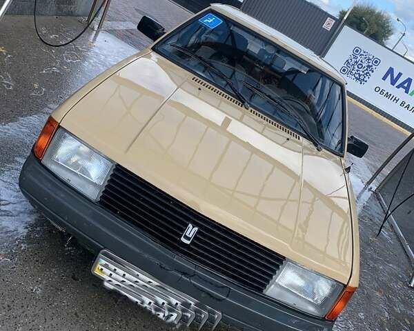 Бежевый Москвич/АЗЛК 2141, объемом двигателя 1.5 л и пробегом 42 тыс. км за 2000 $, фото 3 на Automoto.ua