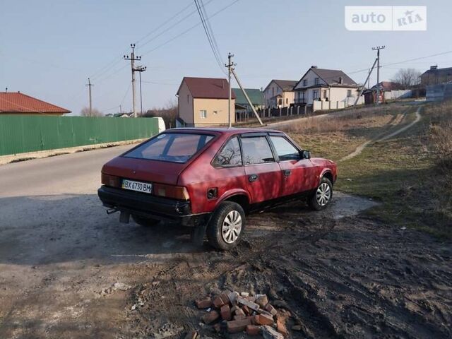 Красный Москвич/АЗЛК 2141, объемом двигателя 1.5 л и пробегом 154 тыс. км за 850 $, фото 3 на Automoto.ua